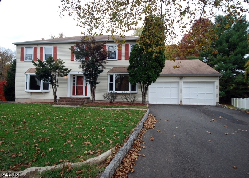 6 Heather Ln Property Photo 1