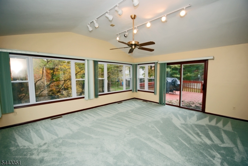6 Heather Ln Property Photo 6
