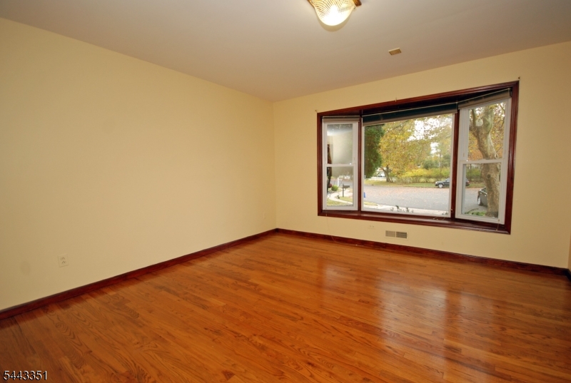 6 Heather Ln Property Photo 12
