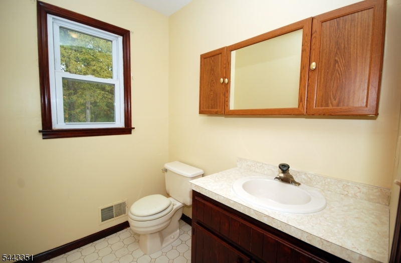 6 Heather Ln Property Photo 14