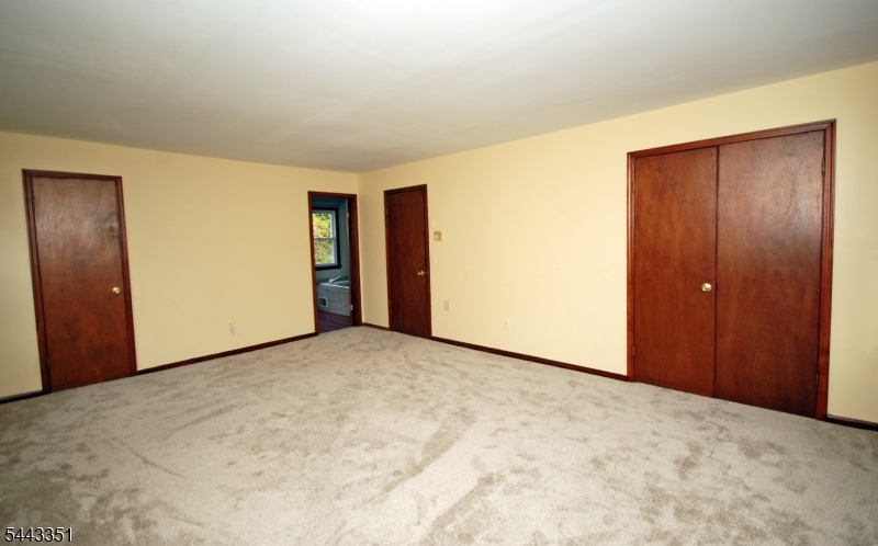 6 Heather Ln Property Photo 15