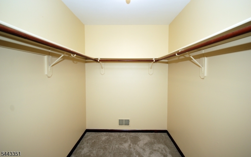 6 Heather Ln Property Photo 16