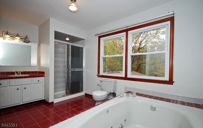 6 Heather Ln Property Photo 17