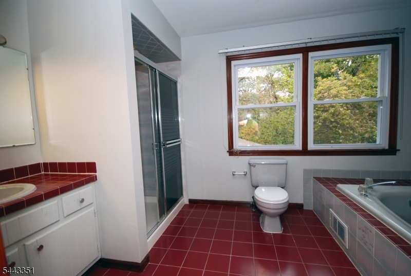 6 Heather Ln Property Photo 18