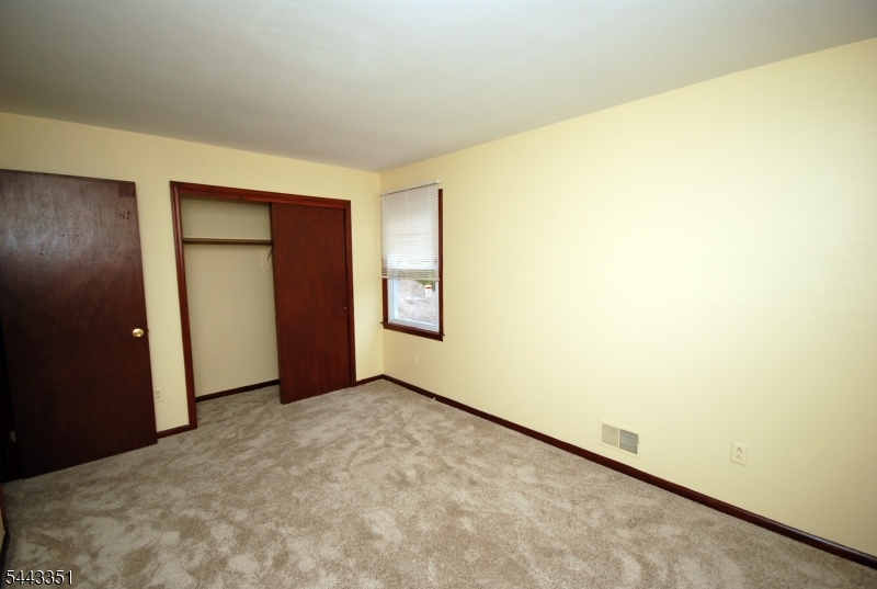 6 Heather Ln Property Photo 21