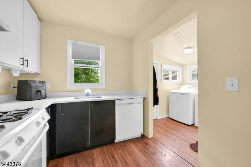 191 Fayette Ave Property Photo 8