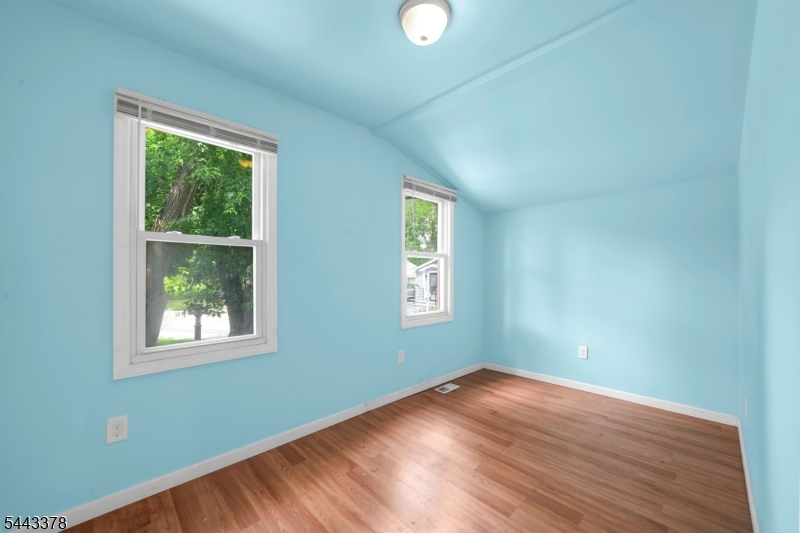 191 Fayette Ave Property Photo 10