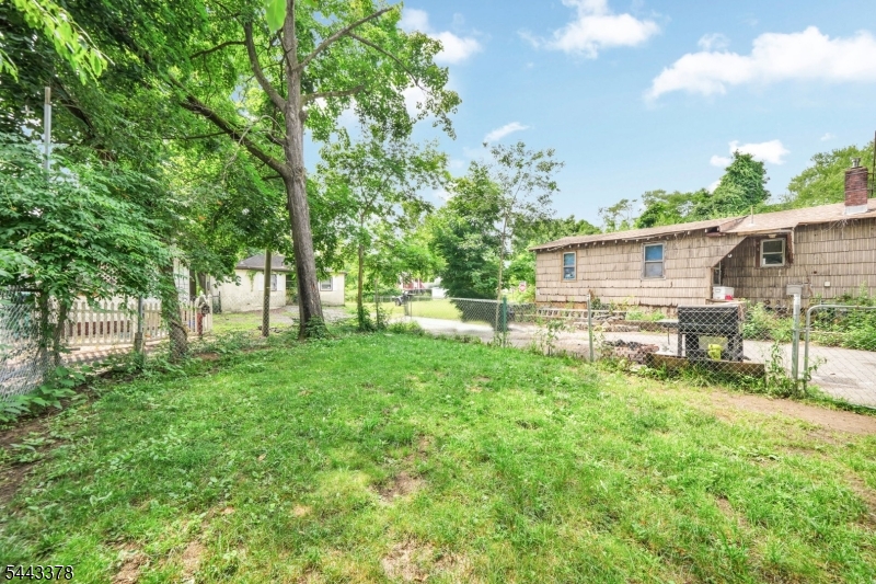 191 Fayette Ave Property Photo 17