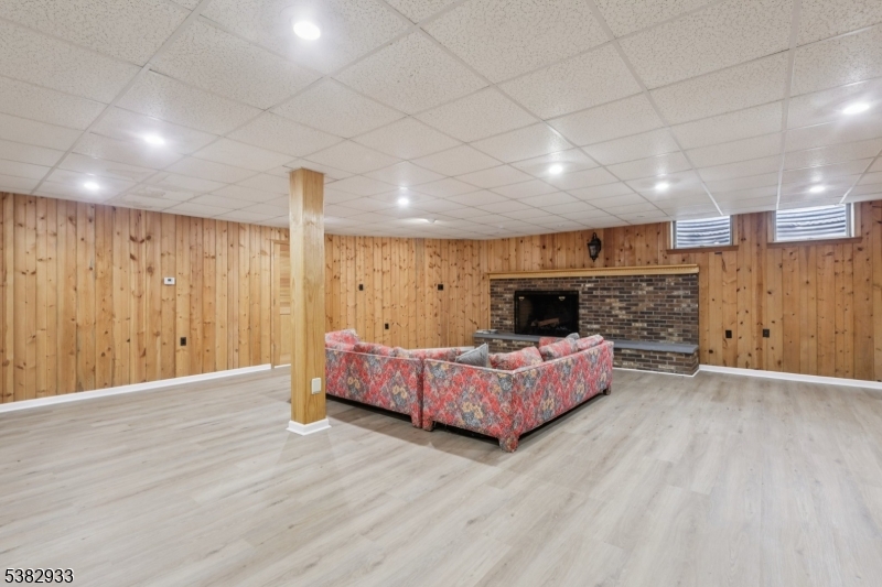 60 Perryville Rd Property Photo 37
