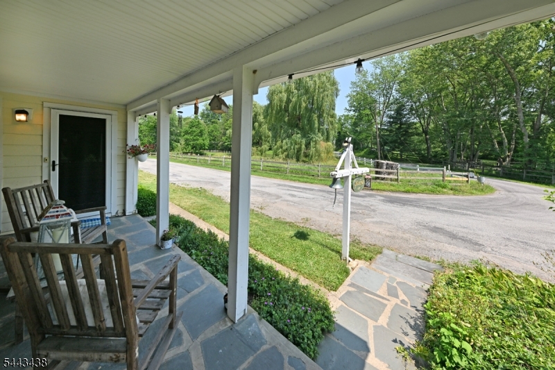 919 Wall St Property Photo 3