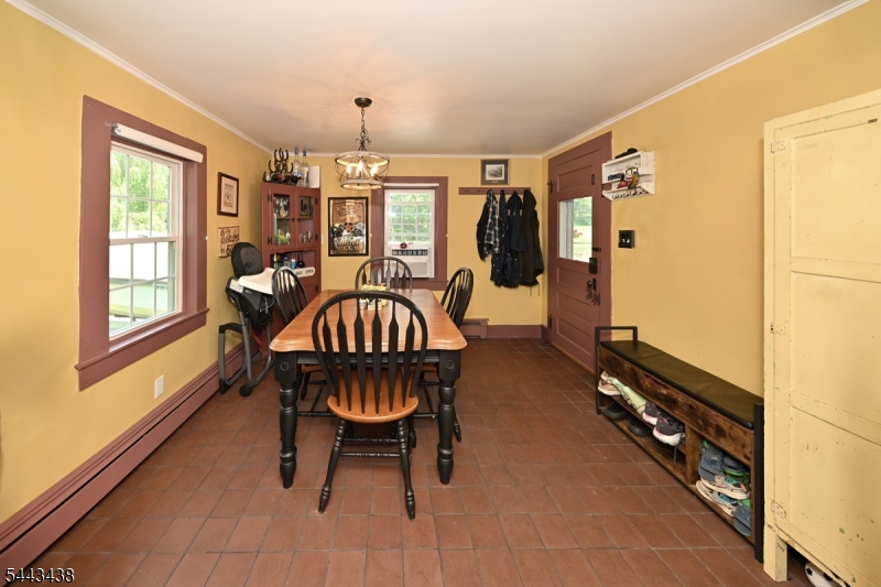 919 Wall St Property Photo 6