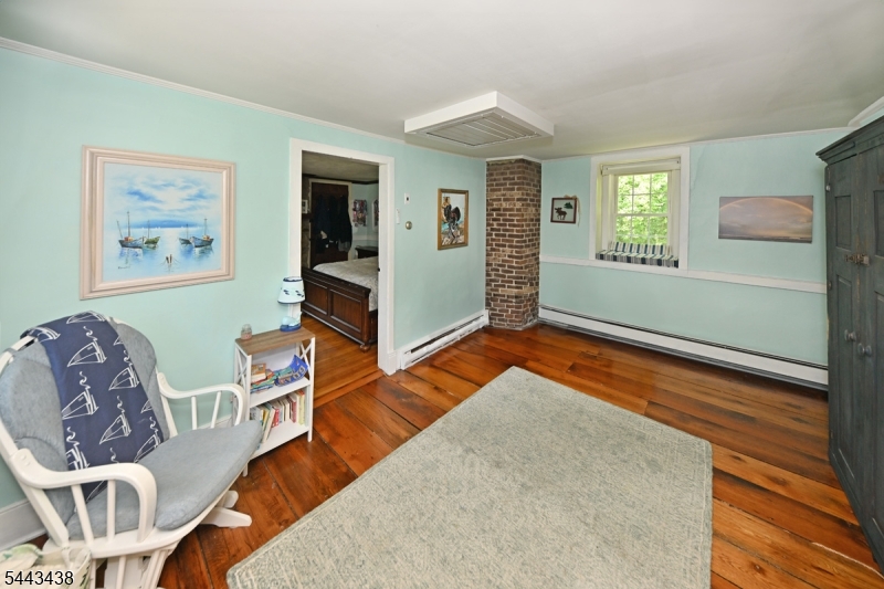 919 Wall St Property Photo 10
