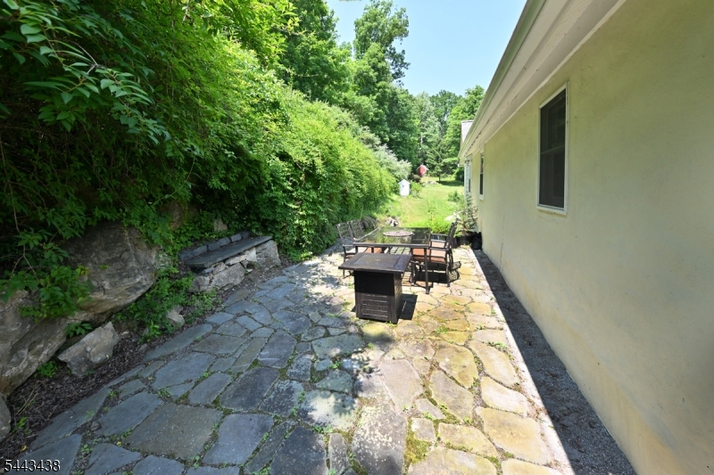919 Wall St Property Photo 19
