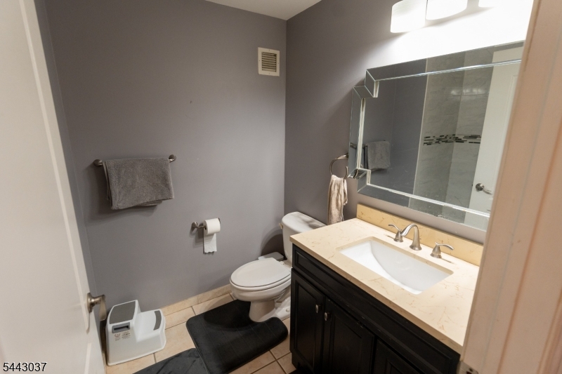 415 Newark St 5a Property Photo 13
