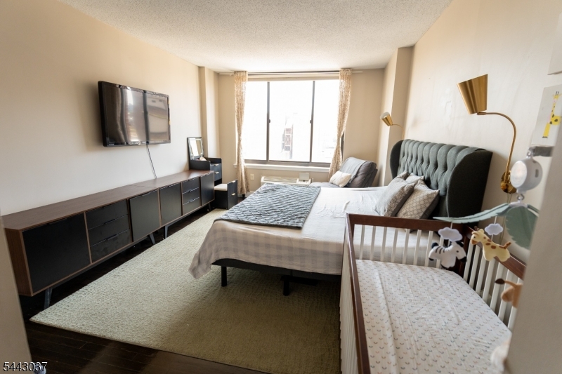415 Newark St 5a Property Photo 14