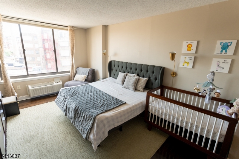 415 Newark St 5a Property Photo 16