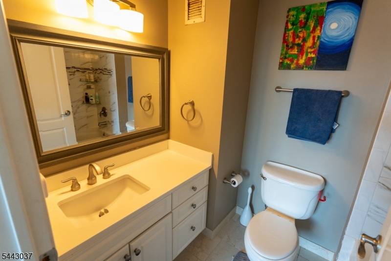 415 Newark St 5a Property Photo 17