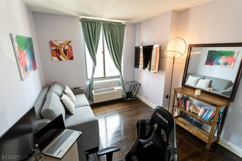 415 Newark St 5a Property Photo 20