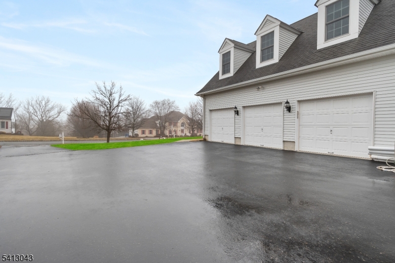 3 Manchur Ct Property Photo 6