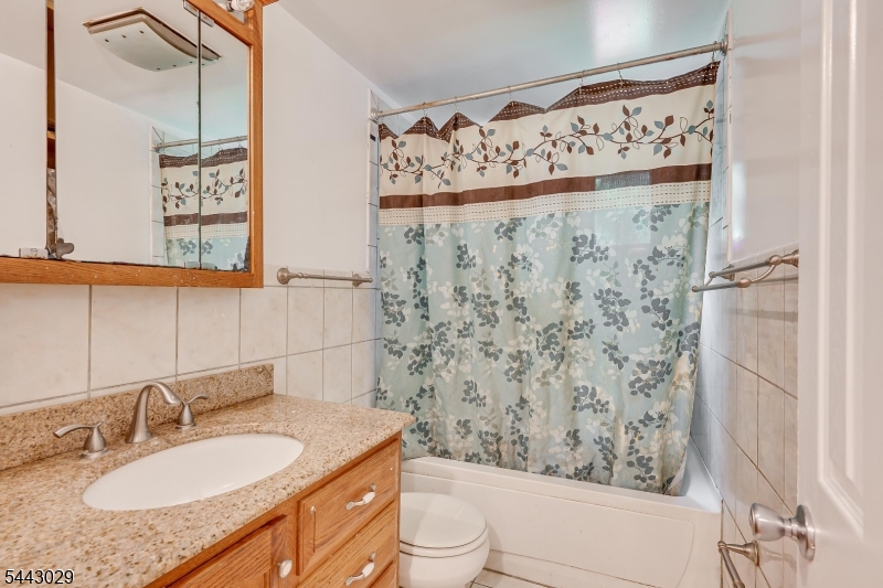 228 Henry Ct Property Photo 7