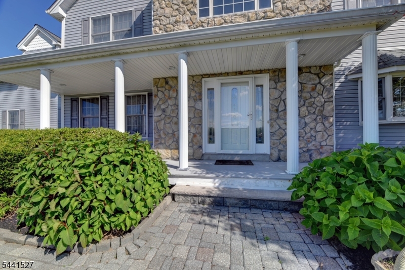32 Dyer Rd Property Photo 3