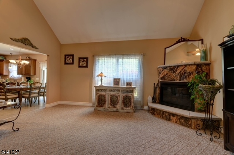 32 Dyer Rd Property Photo 14