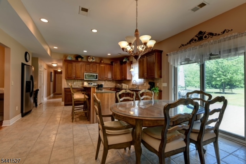 32 Dyer Rd Property Photo 15