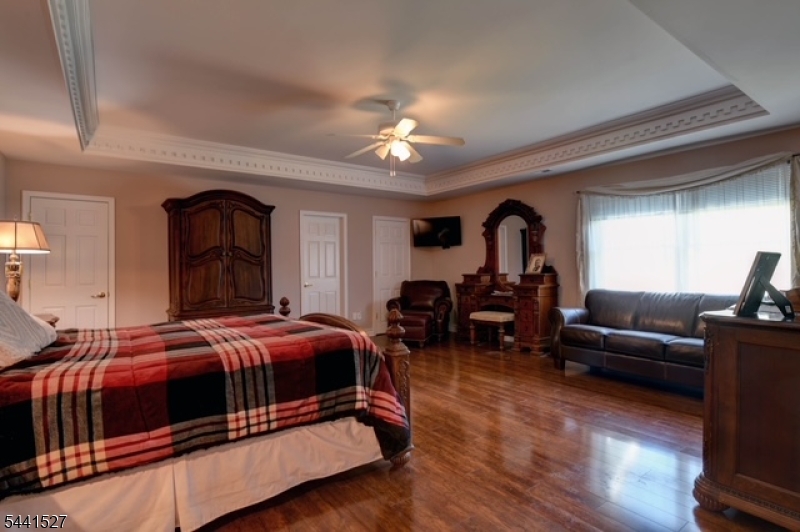 32 Dyer Rd Property Photo 26