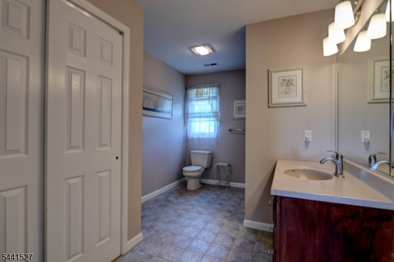 32 Dyer Rd Property Photo 28