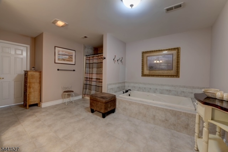 32 Dyer Rd Property Photo 30