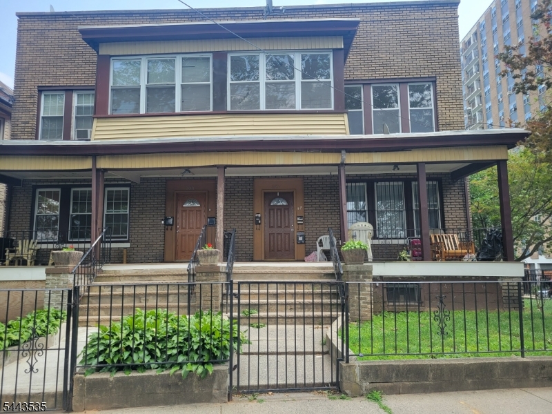 110 Dayton St 1a Property Photo 1