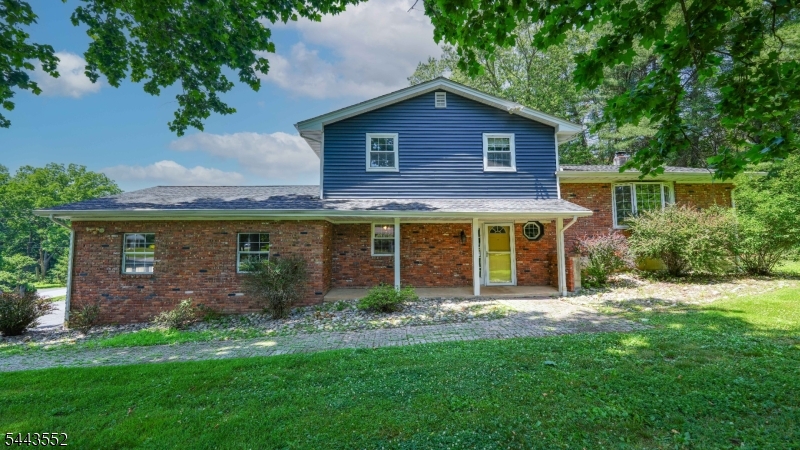 8 Deer Path Property Photo 1