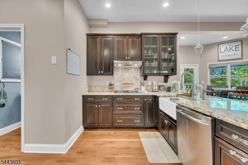 28 Sunset Ter 5 Property Photo 10