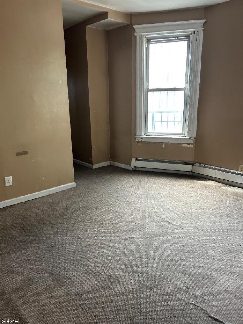 869 Clifton Ave Property Photo 3