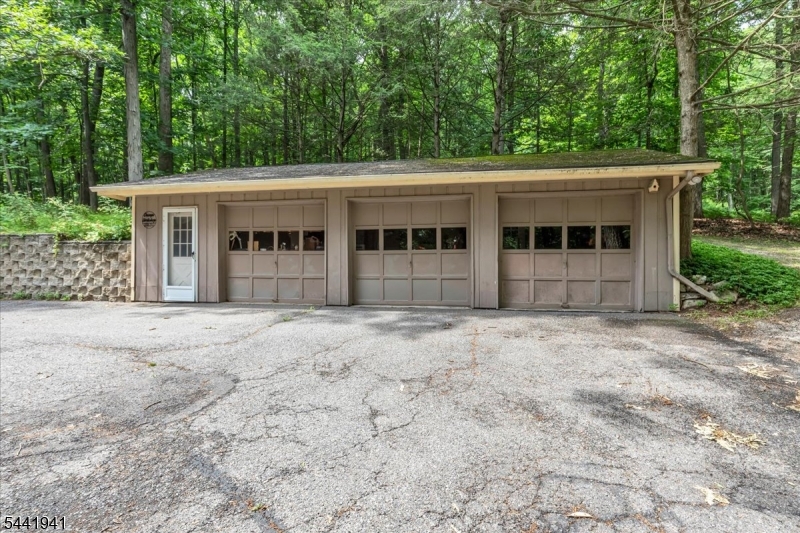 444 Little Brook Road Property Photo 2