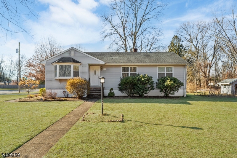 60 White Oak Rd Property Photo 1