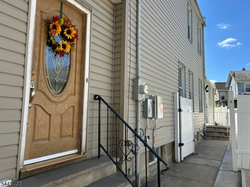 1170 Broad St Property Photo 3