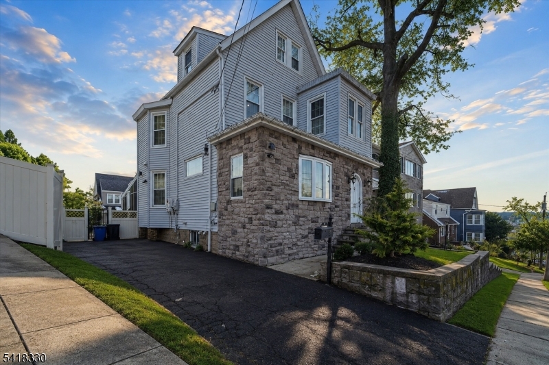 60 Stewart Ave Property Photo 2