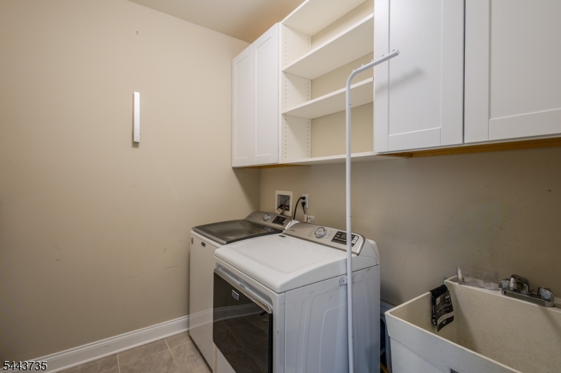 96 Van Cleef Dr Property Photo 32