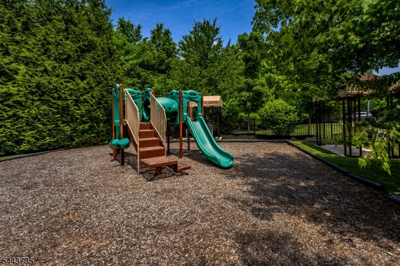 96 Van Cleef Dr Property Photo 46