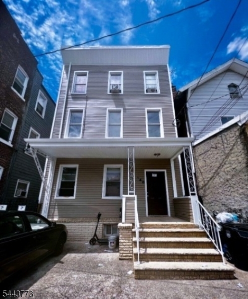 148 Garside St Property Photo 1