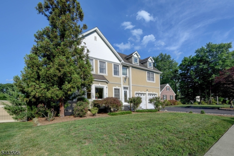 66 Boulevard Property Photo 3