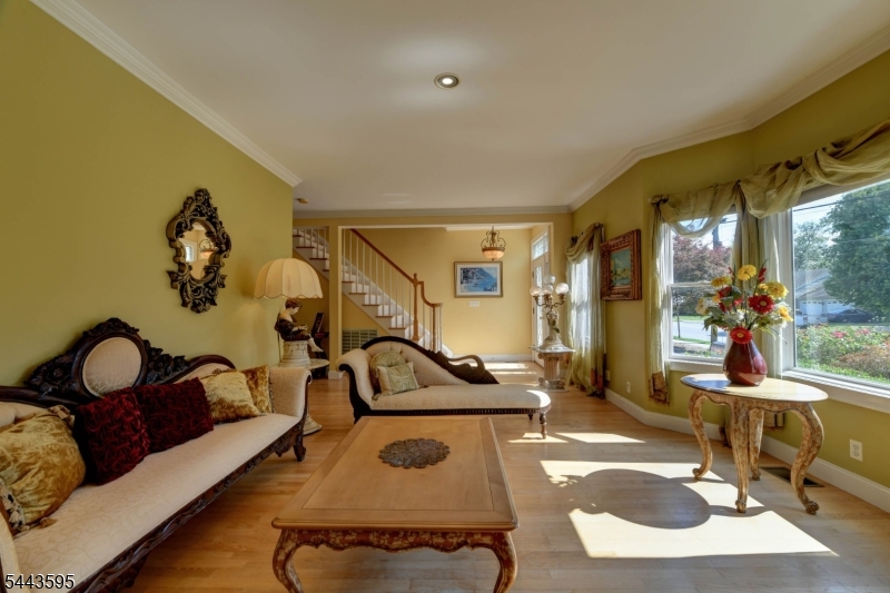 66 Boulevard Property Photo 8