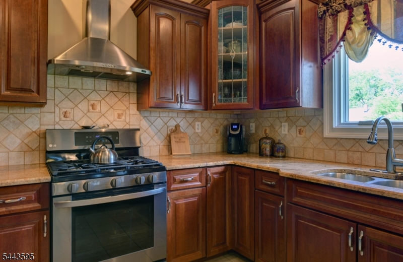 66 Boulevard Property Photo 16