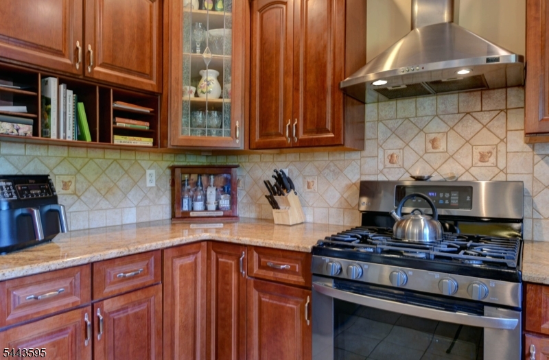66 Boulevard Property Photo 17