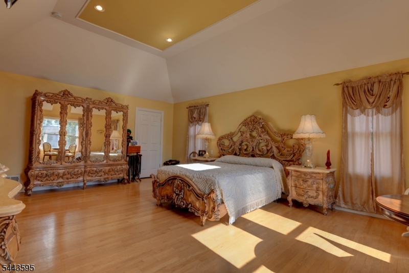 66 Boulevard Property Photo 26