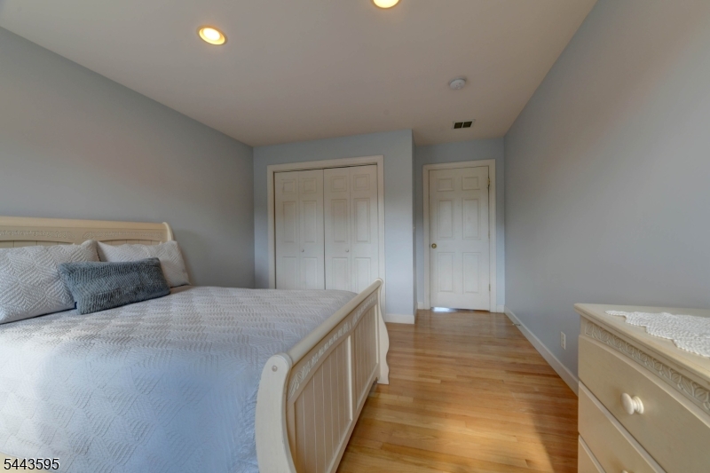 66 Boulevard Property Photo 32