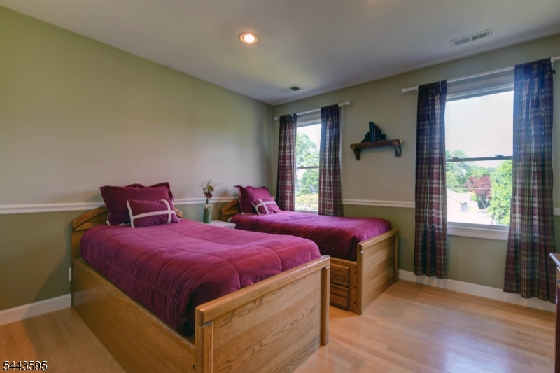 66 Boulevard Property Photo 35