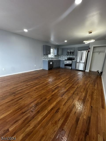 202 Harrison St Property Photo 1