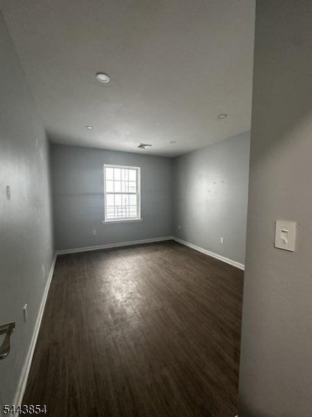 202 Harrison St Property Photo 9